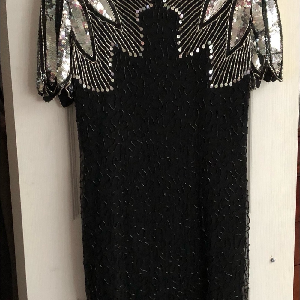 Dress sequence - Picture 7 of 7
